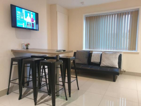 Self Contained Townhouse close to City Centre